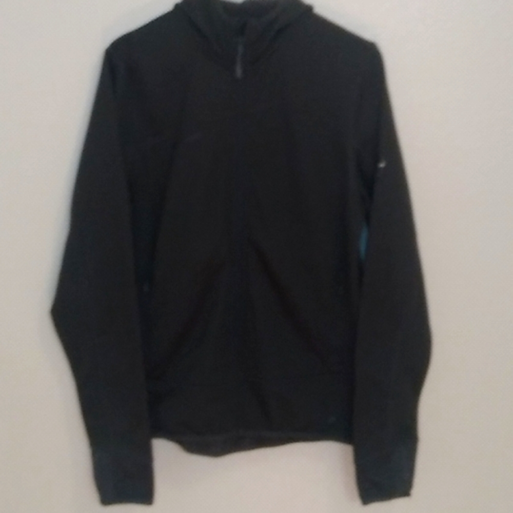 Men's Mammut medium active wear/hoodie,dark gray, gently used/great condition.